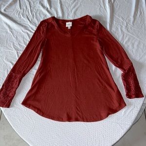 Knox Rose Ribbed Thermal with Lace Sleeves